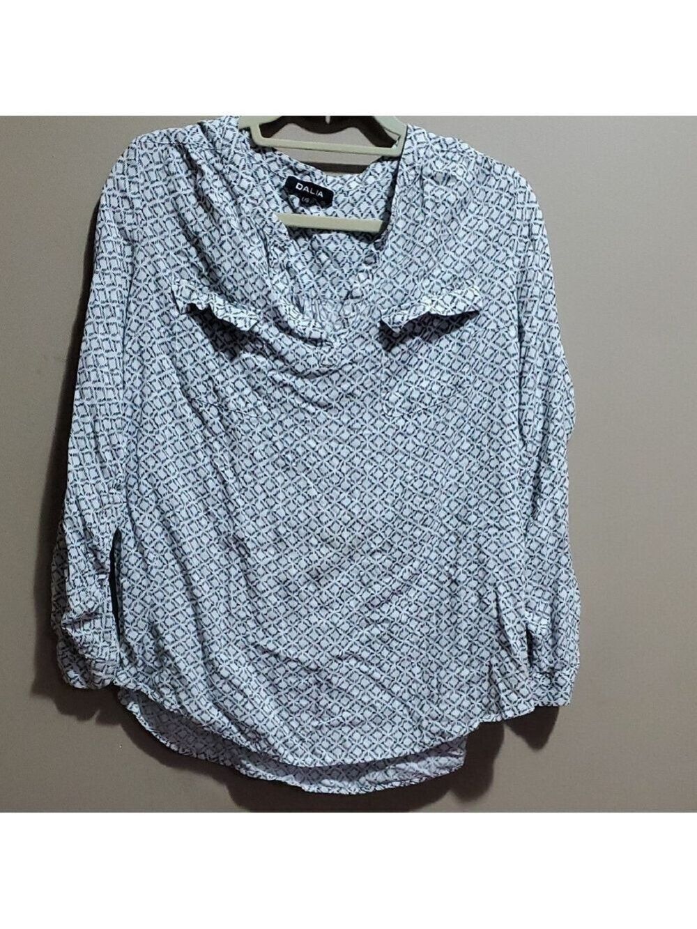 Dalia Women's White and Black Geometric Blouse Size Large